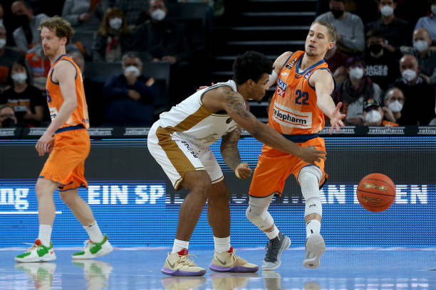 奇后卫托马 奇后卫托马