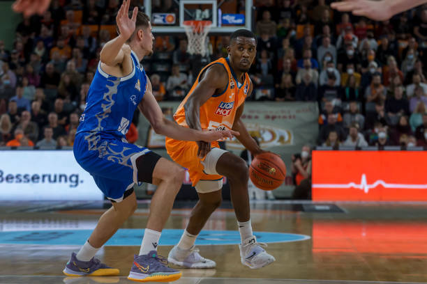 本届男子U 本届男子U