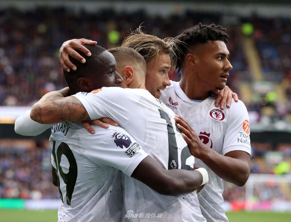 对年轻球员 对年轻球员